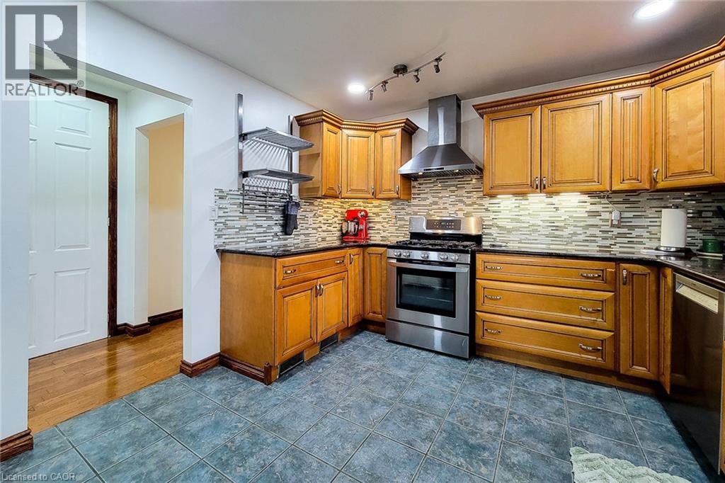 114 JUANITA Drive, Hamilton, Ontario, L9C2G3 — Photo 3