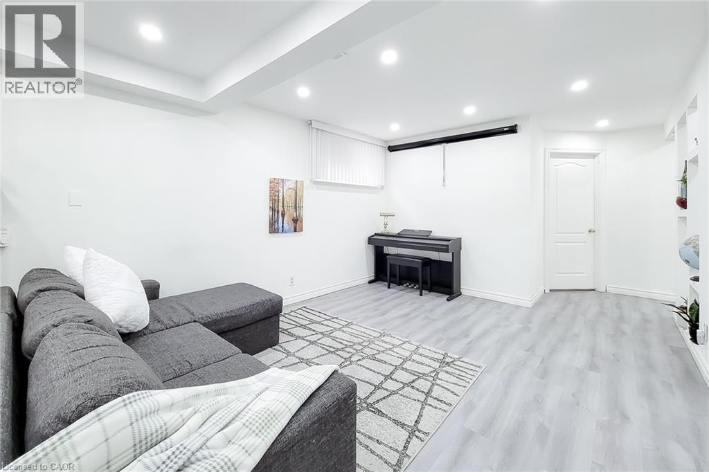 114 JUANITA Drive - 31