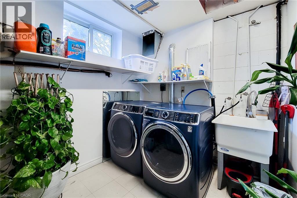114 JUANITA Drive, Hamilton, Ontario, L9C2G3 — Photo 5