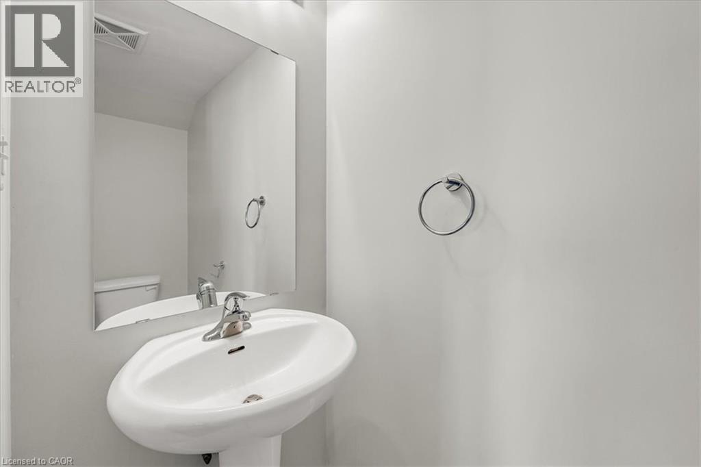 2557 SIXTH Line Unit# 9, Oakville, Ontario, L6H0H7 — Photo 20