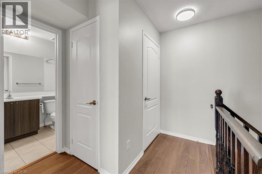 2557 SIXTH Line Unit# 9, Oakville, Ontario, L6H0H7 — Photo 5