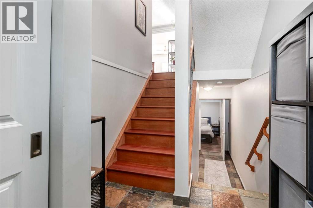 #16 5019 46 Avenue SW - Image 3
