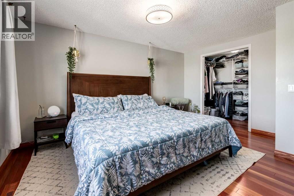 #16 5019 46 Avenue SW - 20