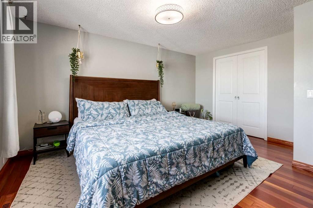 #16 5019 46 Avenue SW - 19