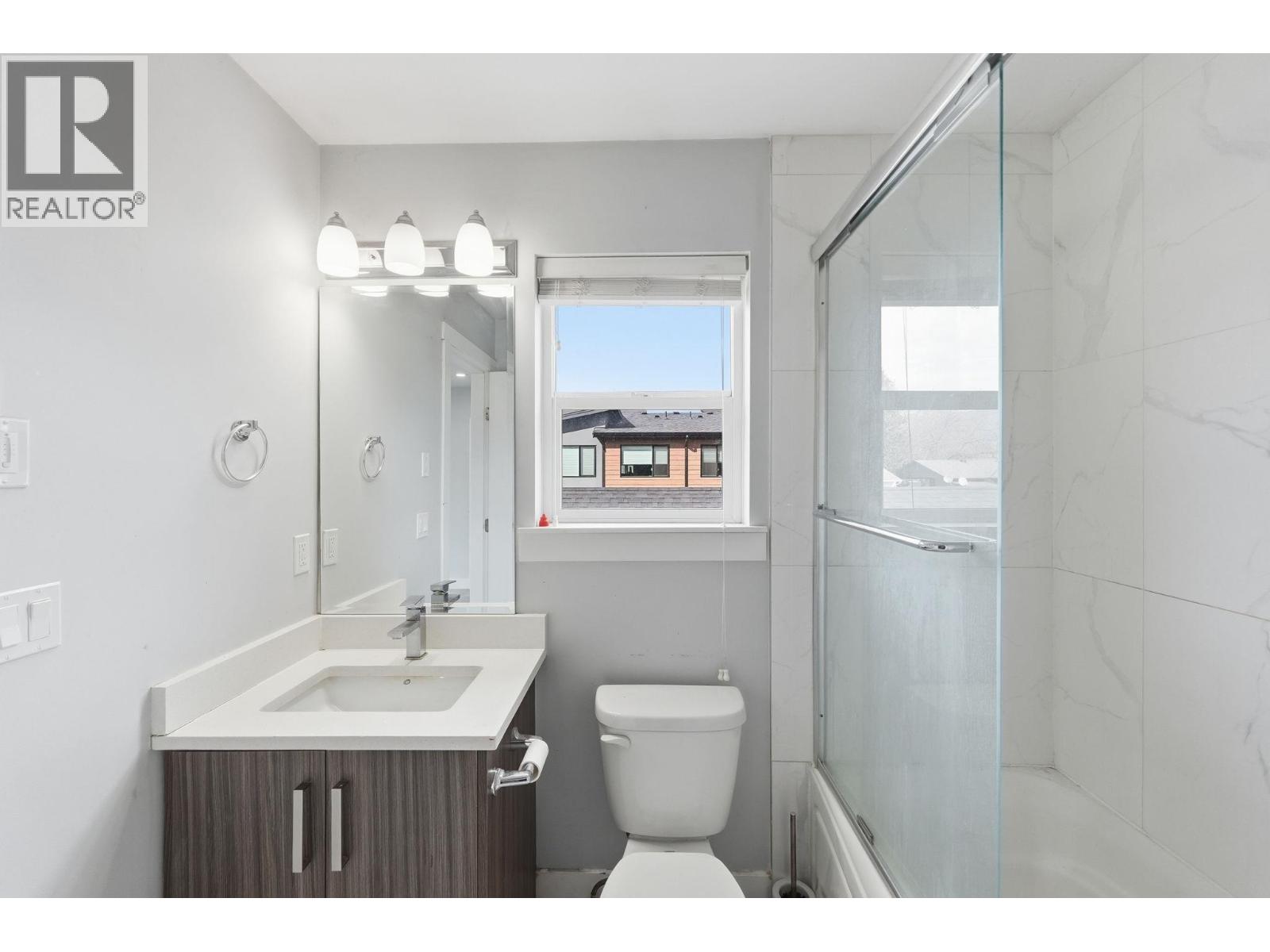 #1 722 Coopland Crescent - 21