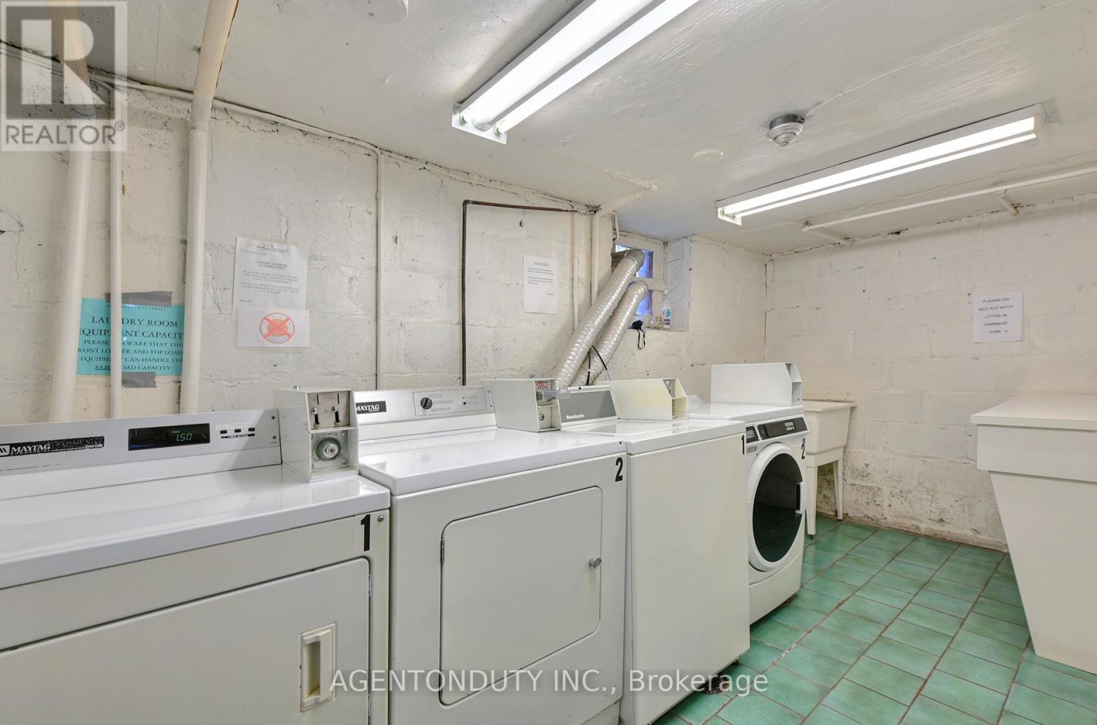 #17 1646 BATHURST STREET - 22