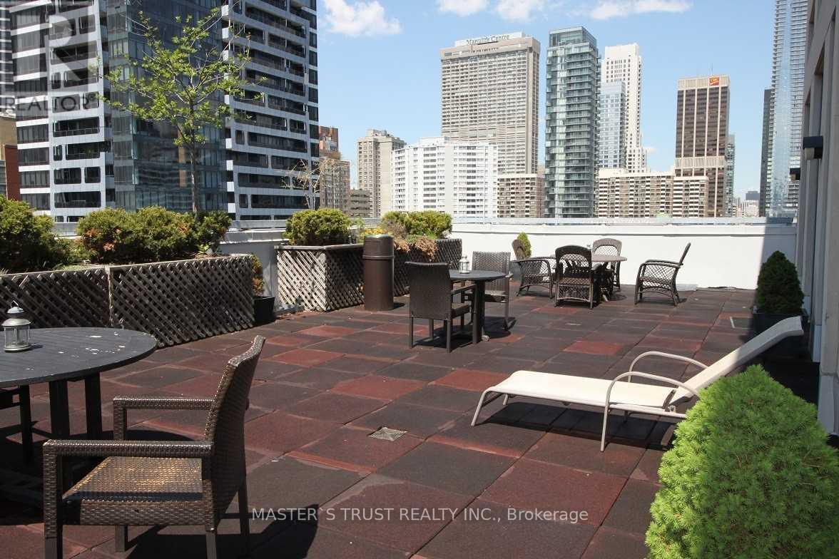 #1001 8 WELLESLEY STREET E - 10