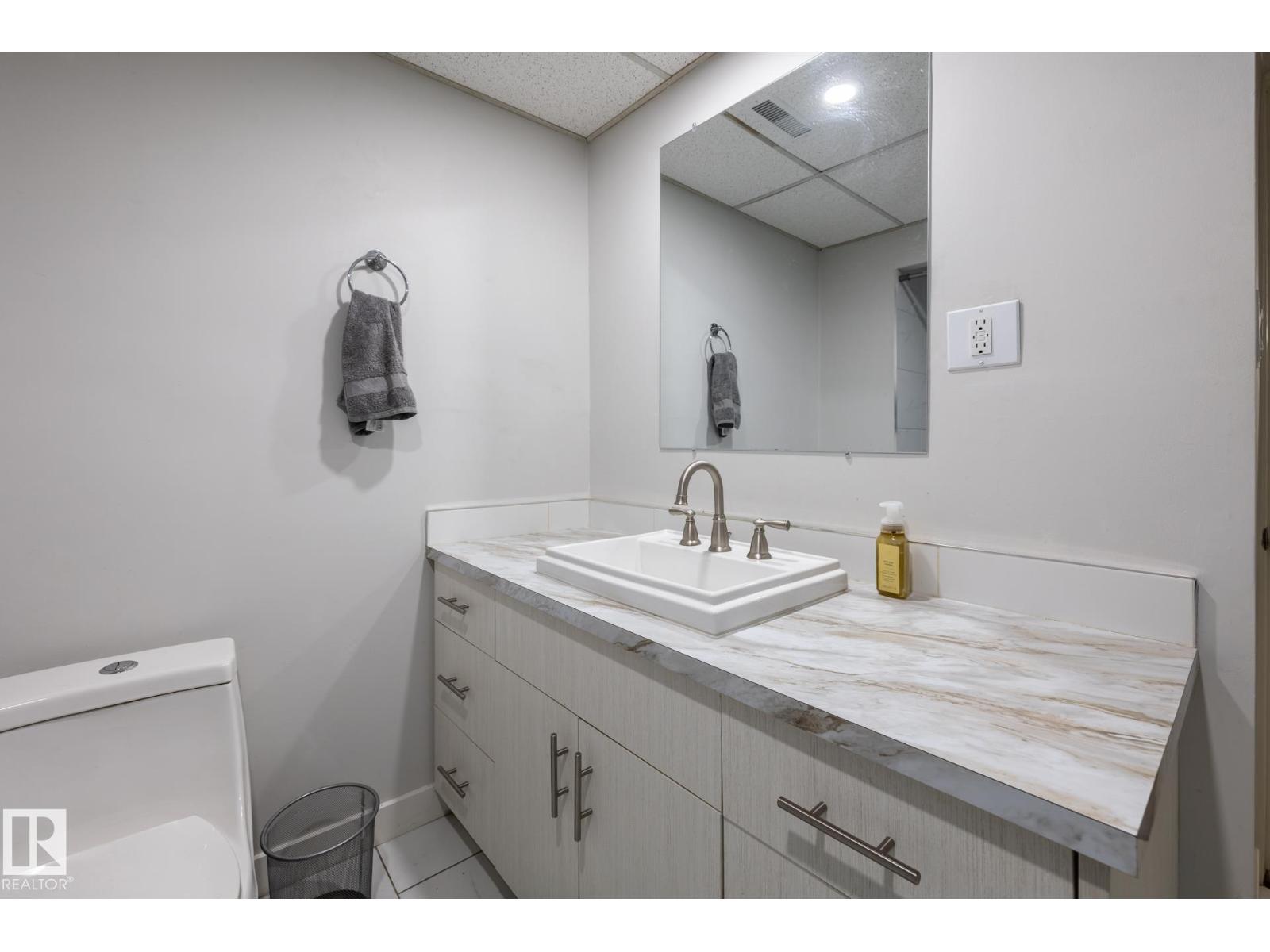 3004 68 ST NW - 16