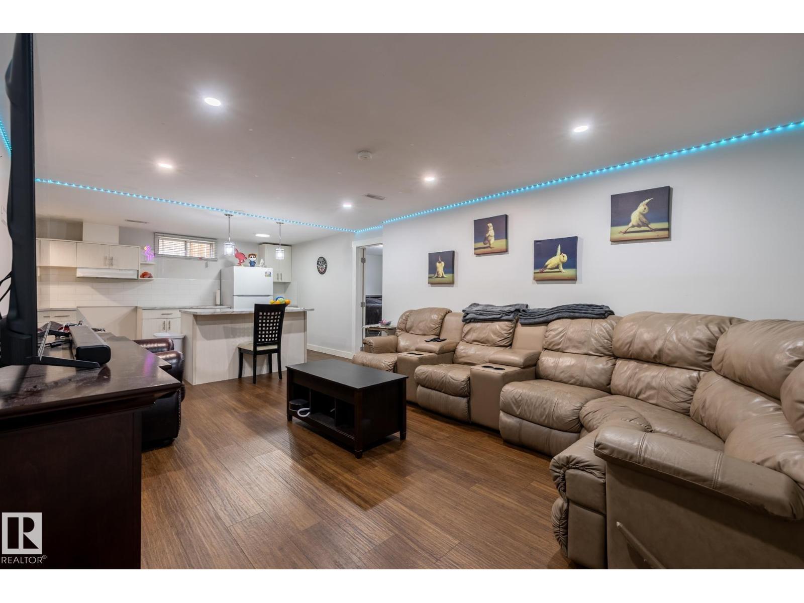 3004 68 ST NW - 26