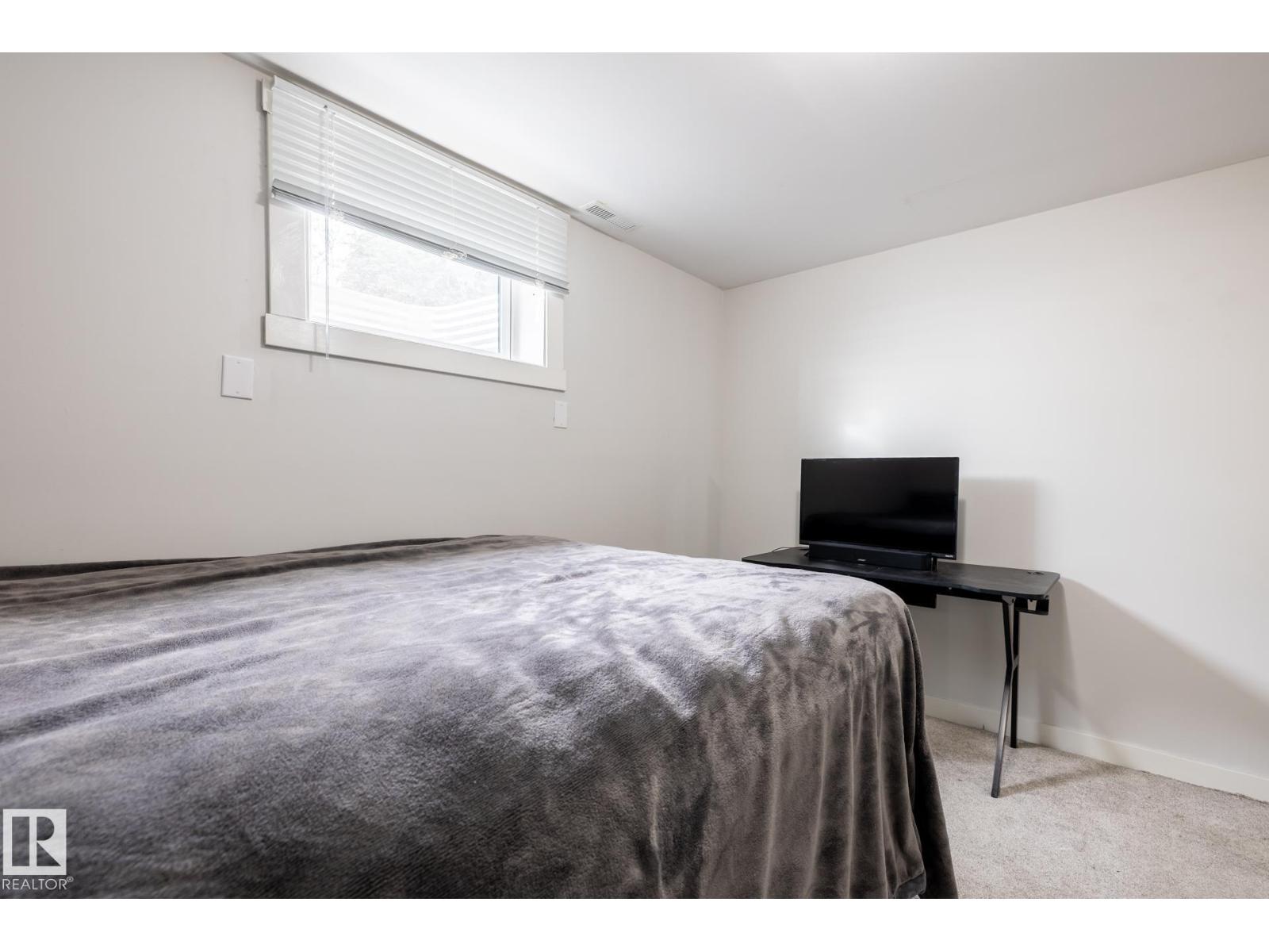 3004 68 ST NW - 35