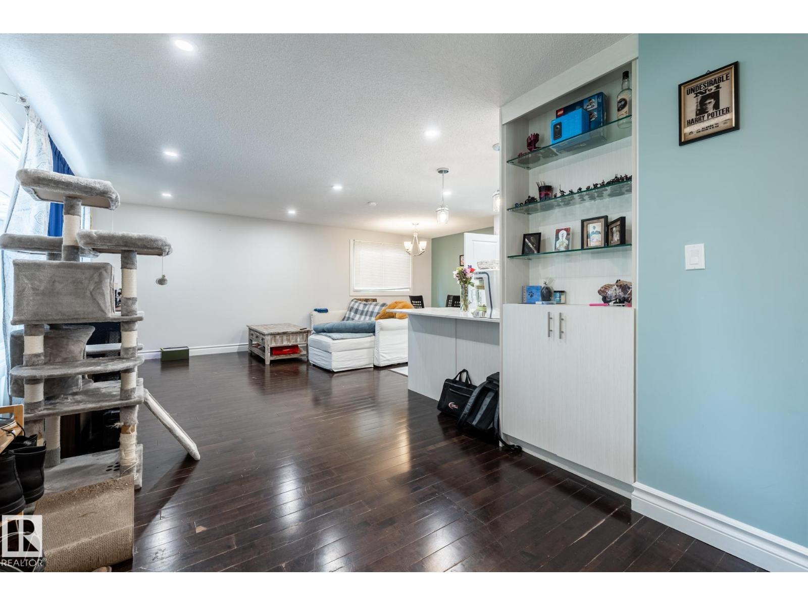 3004 68 ST NW - 7