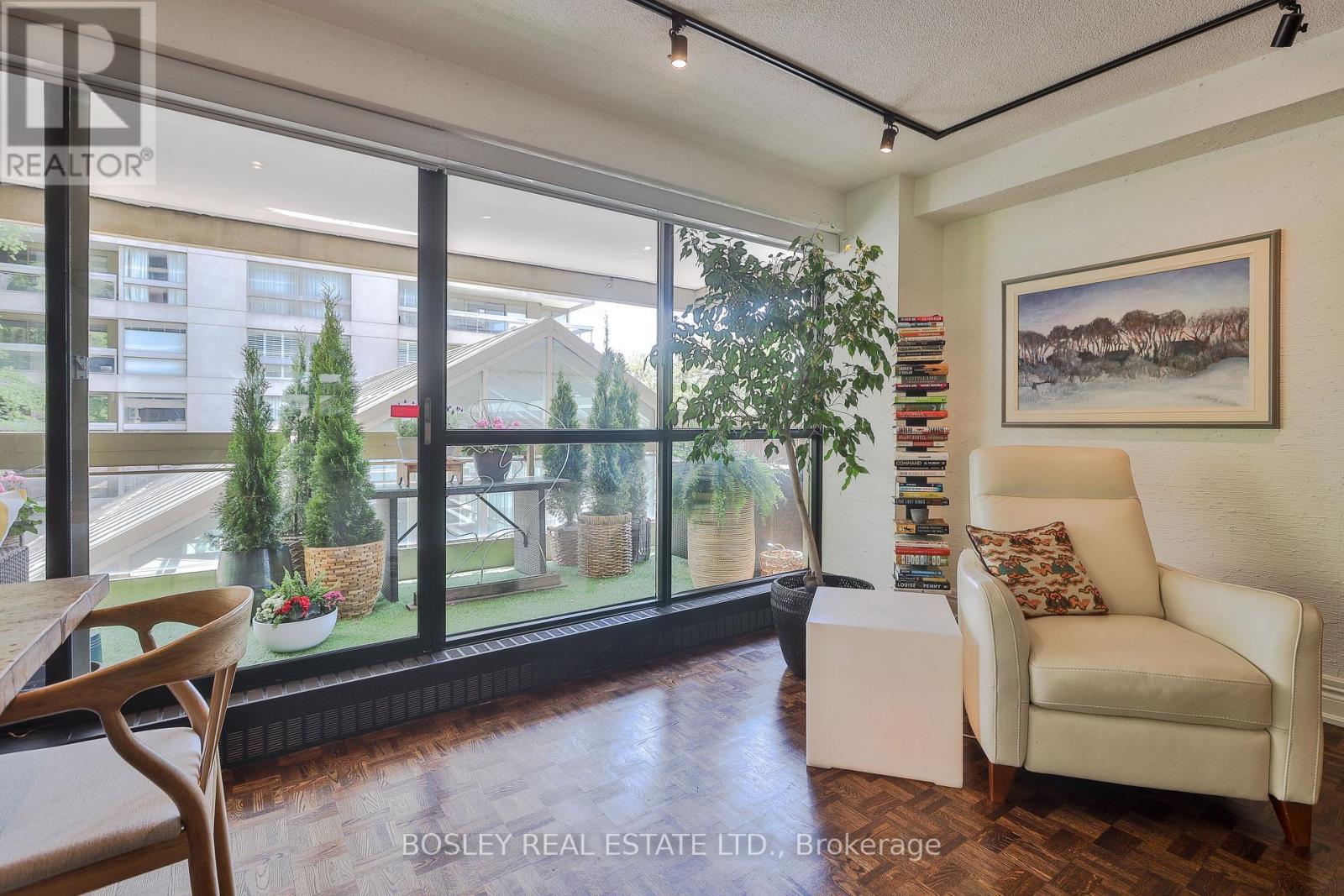 #306 63 ST CLAIR AVENUE W - 21