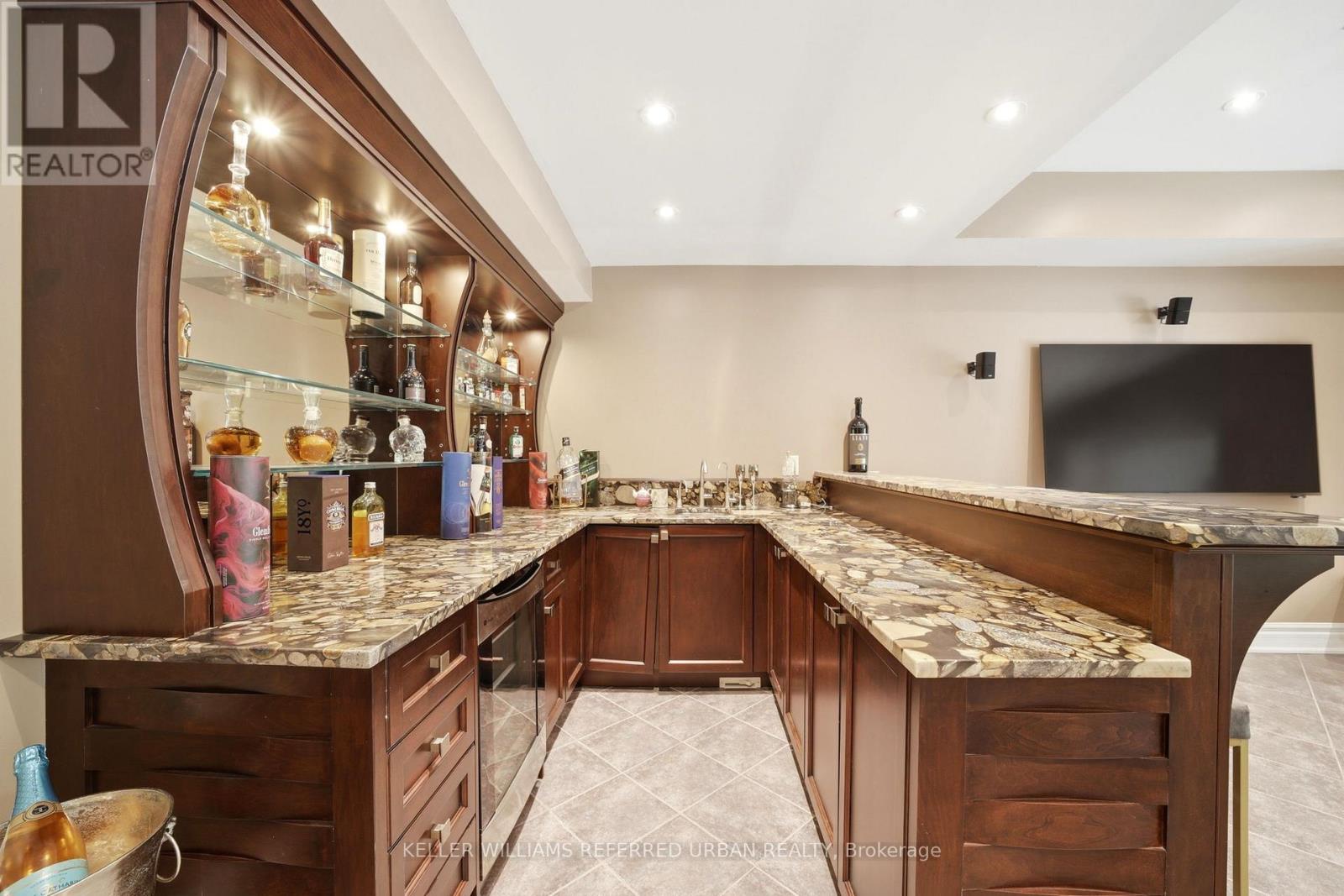 41 WENTWORTH AVENUE - 41
