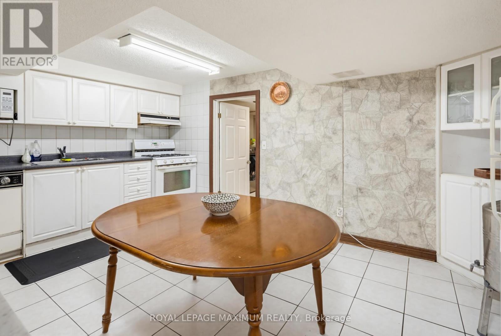 124 NORTONVILLE DRIVE - 33