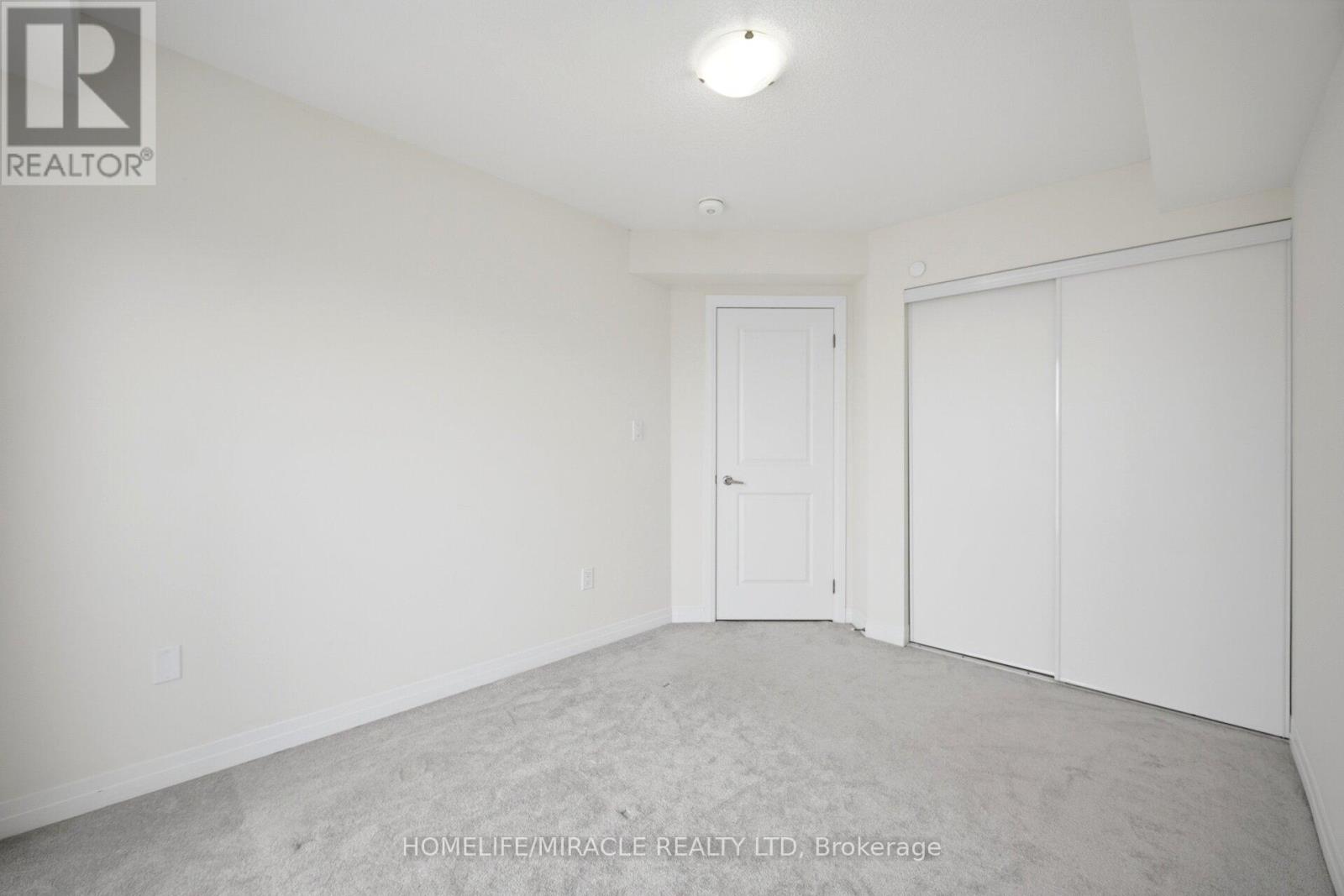 #20 30 LIBEN WAY - 24