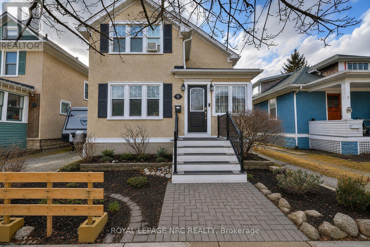 92 DUFFERIN STREET - 14