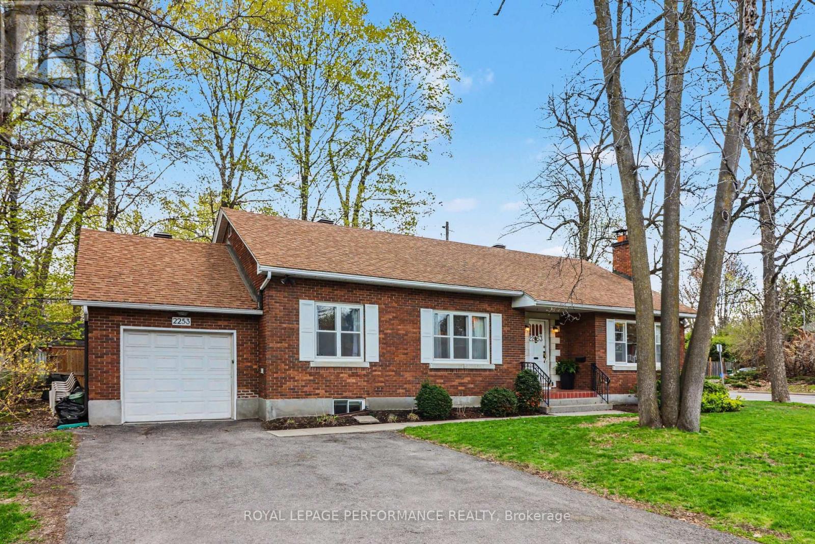 2253 ALTA VISTA DRIVE - 36
