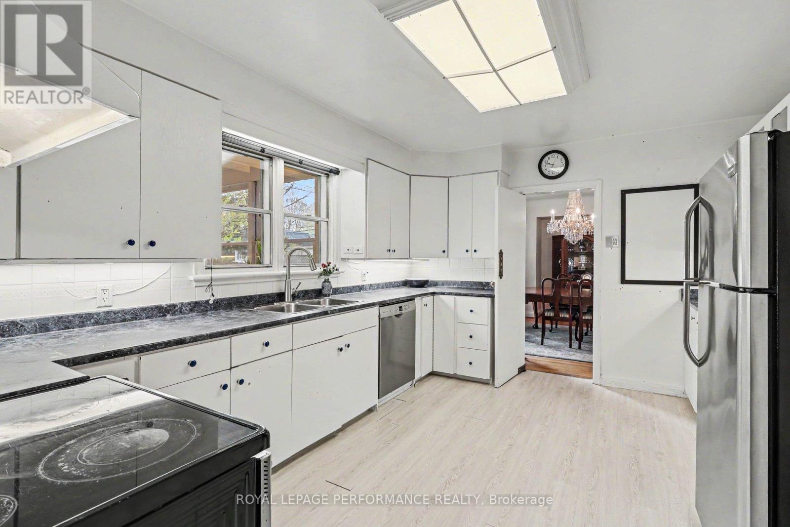2253 ALTA VISTA DRIVE - 9