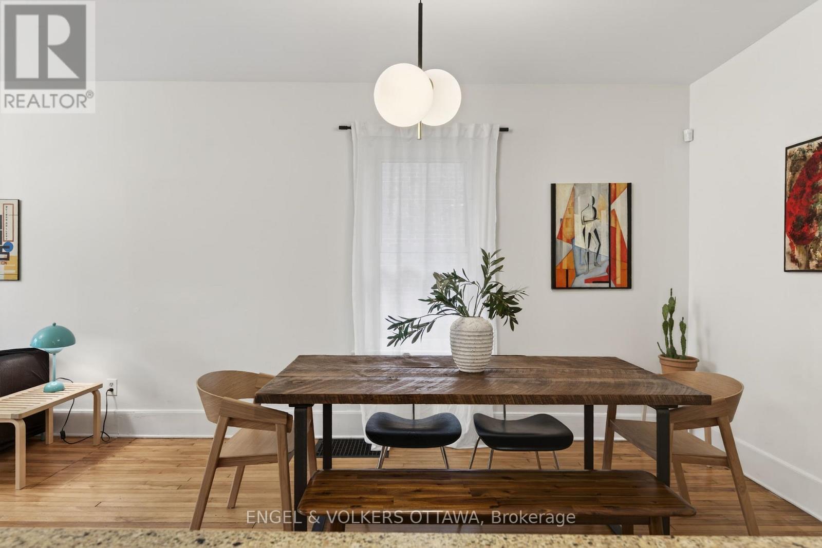 30 ROSLYN AVENUE - 18