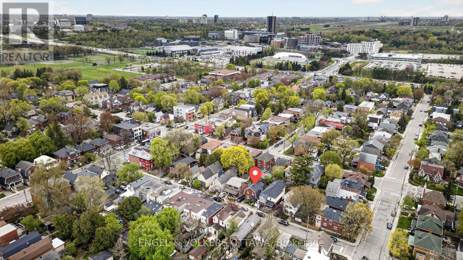 30 ROSLYN AVENUE - 40