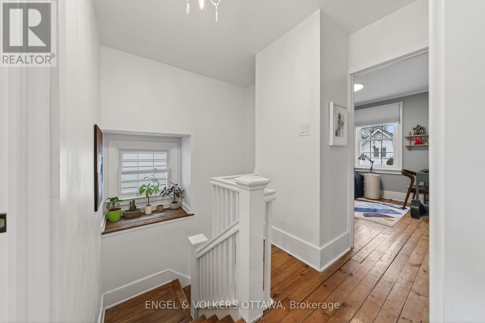 30 ROSLYN AVENUE - 22