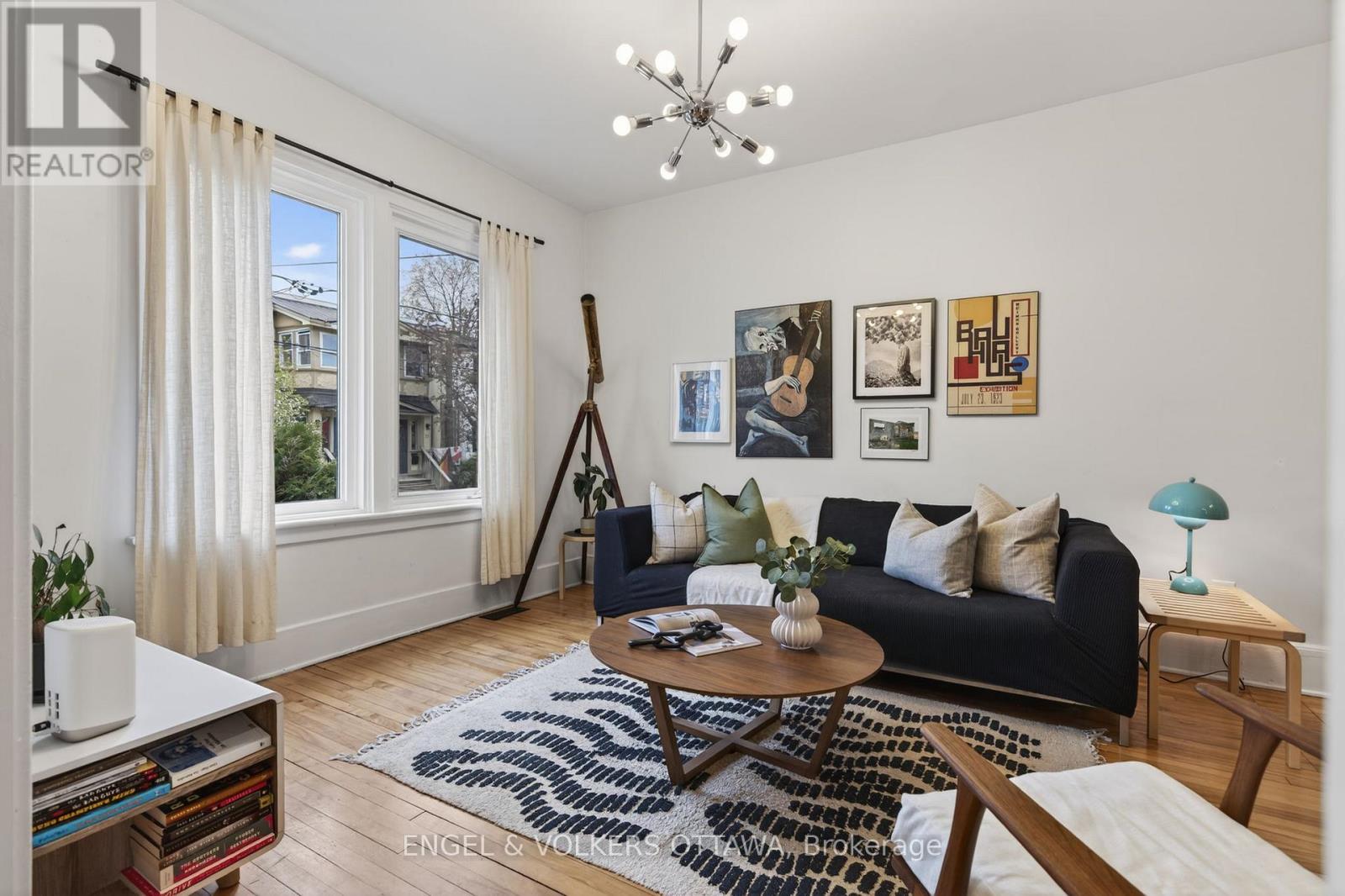 30 ROSLYN AVENUE - 8