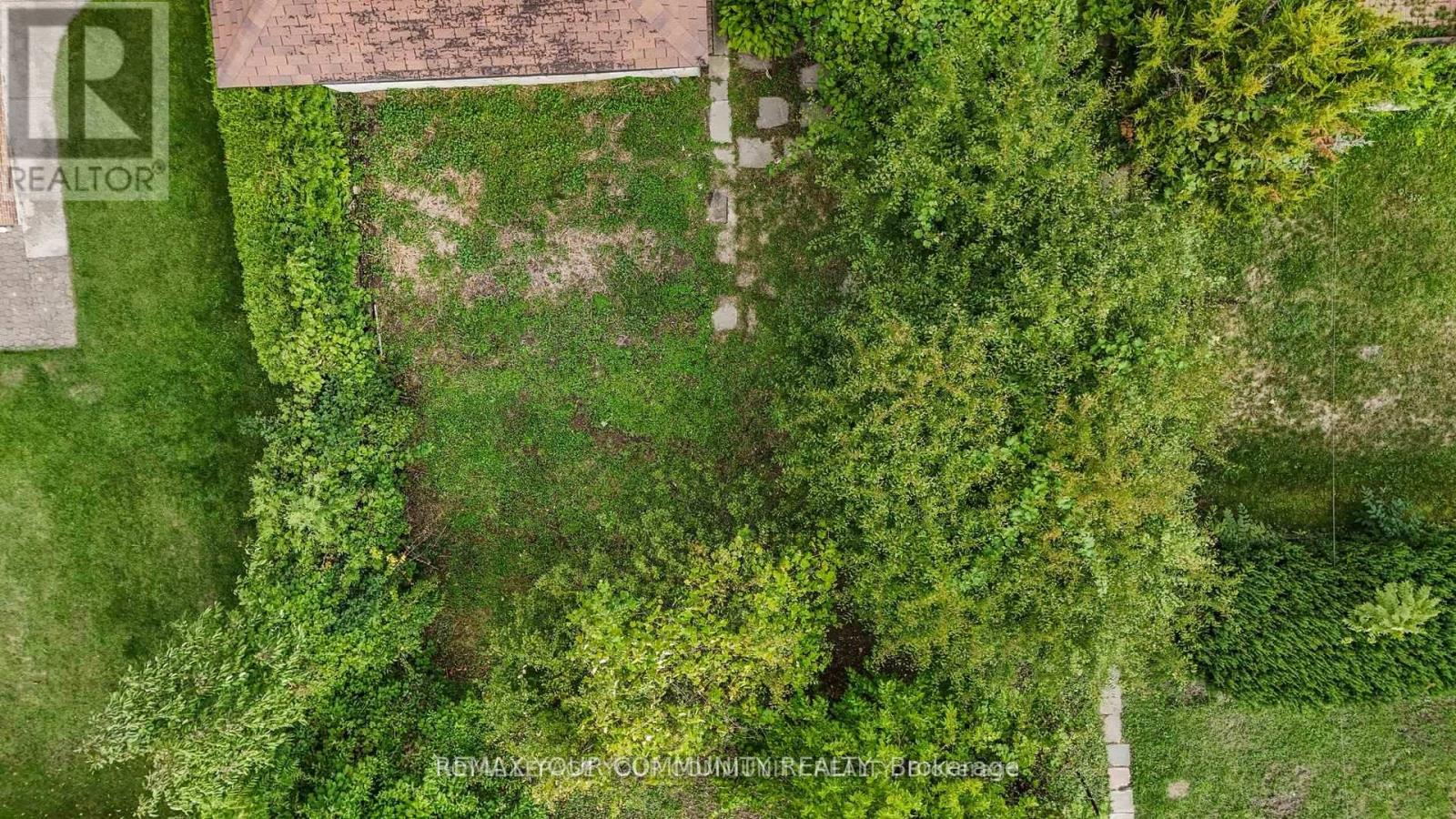 221 ELGIN MILLS ROAD W - 33