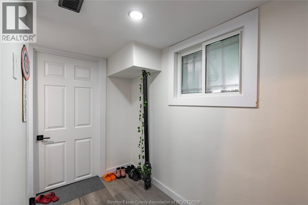 1239-47 RICHMOND STREET - 22