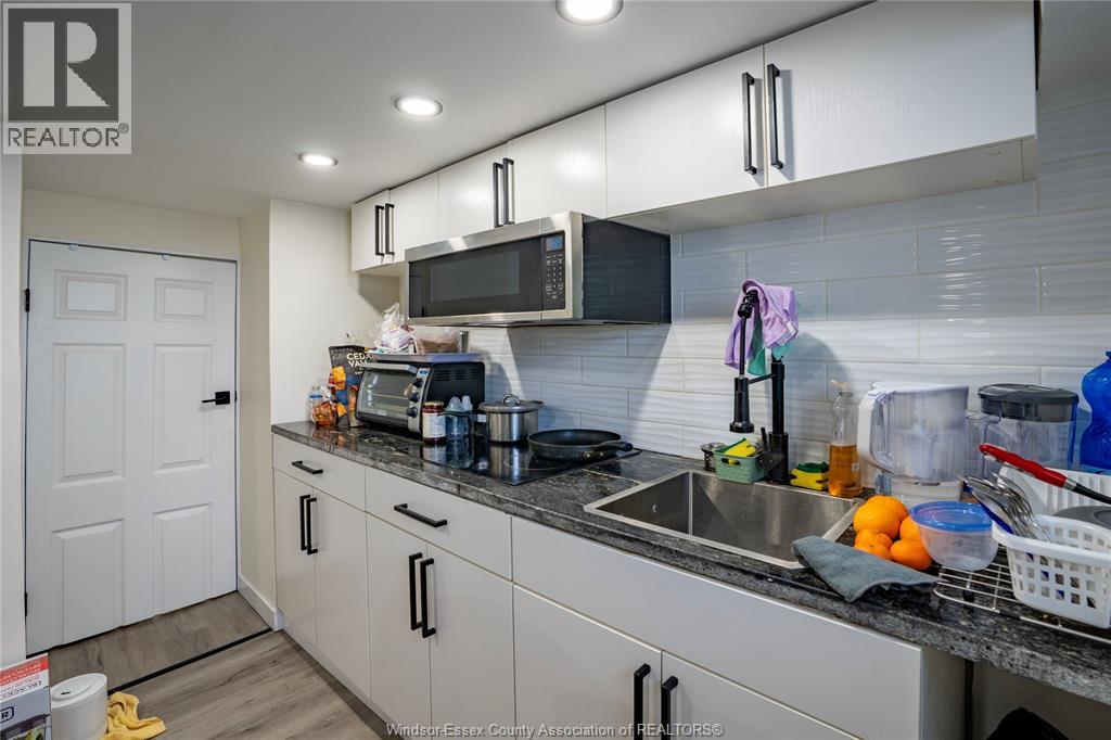 1239-47 RICHMOND STREET - 27