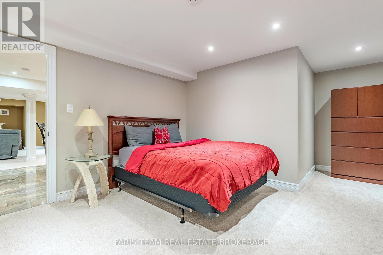 49 PRINCE WILLIAM WAY - 34
