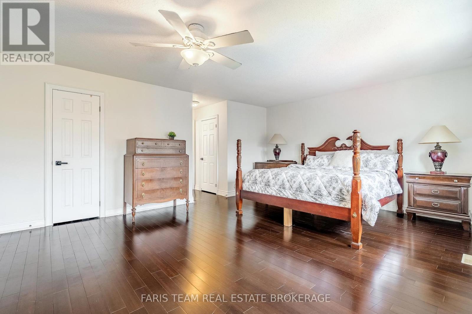 49 PRINCE WILLIAM WAY - 22