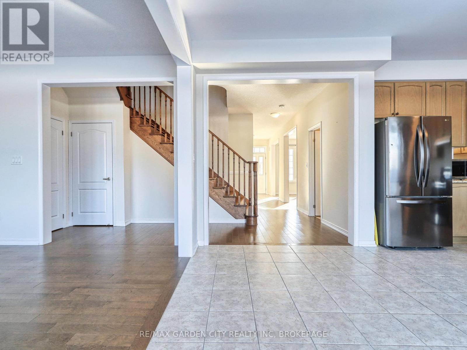 22 ESTHER CRESCENT - 13