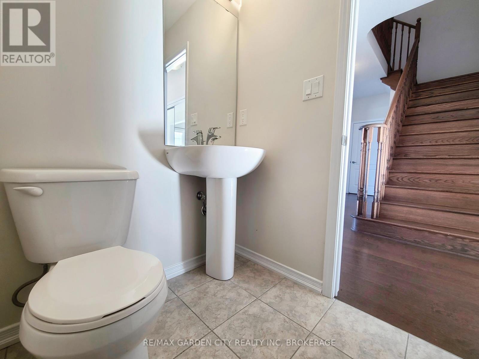 22 ESTHER CRESCENT - 16