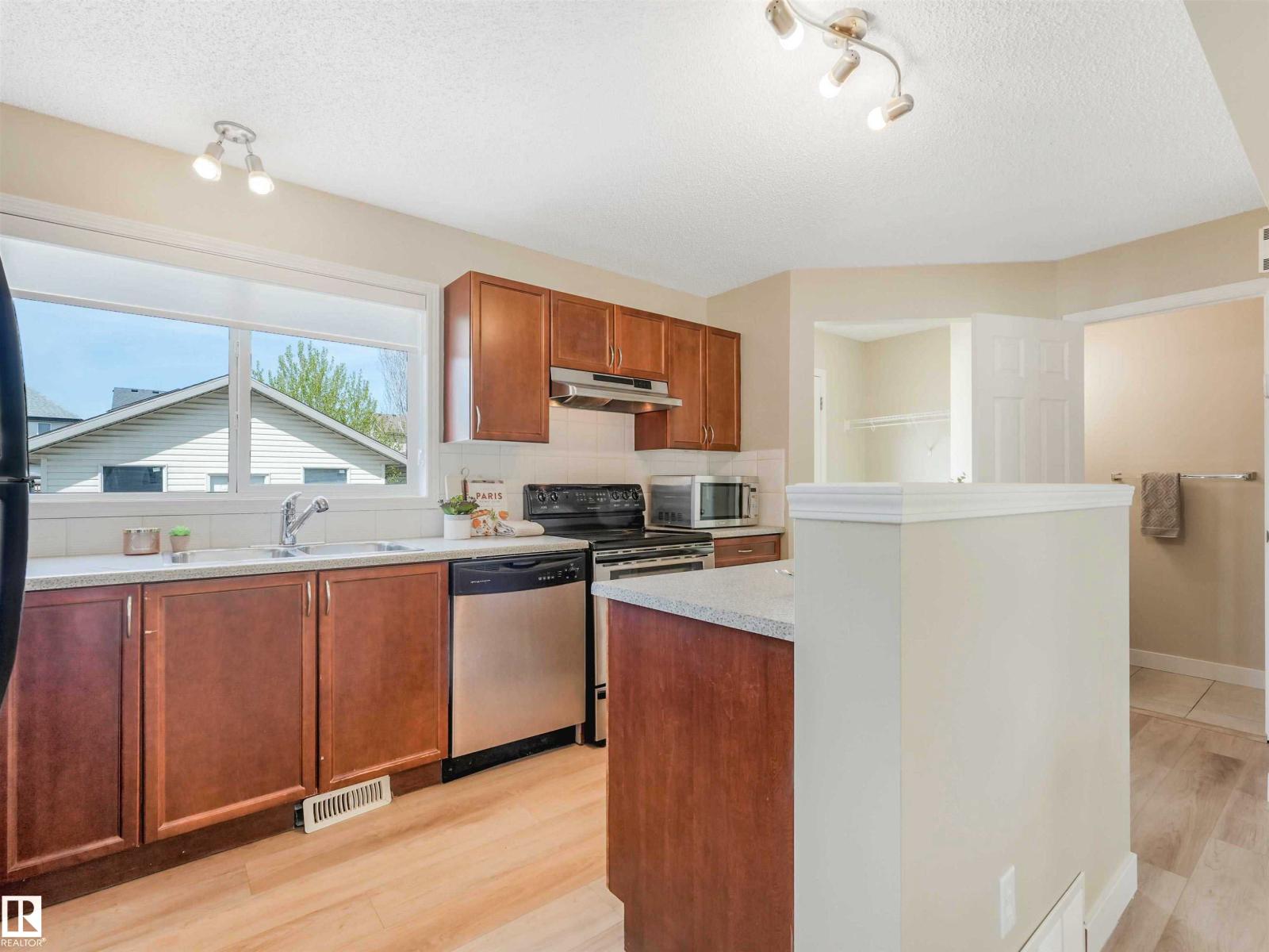 5916 SOUTH TERWILLEGAR BV NW - 15