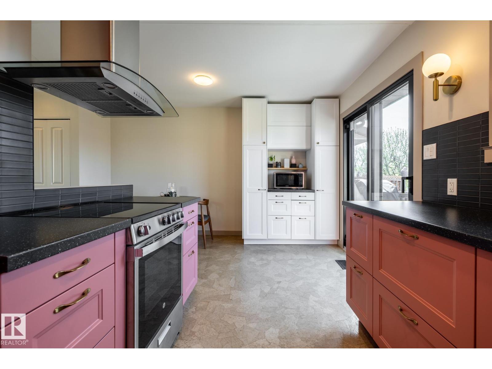 3615 43 AV NW - 10