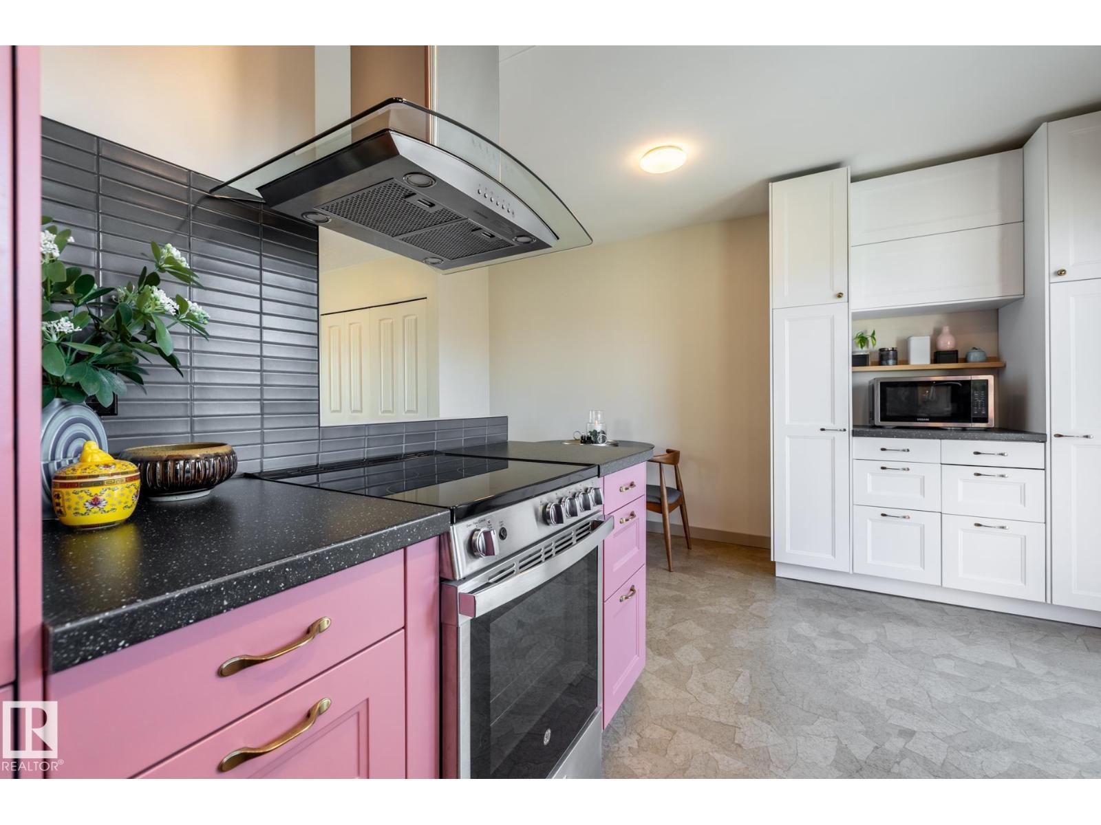 3615 43 AV NW - 12