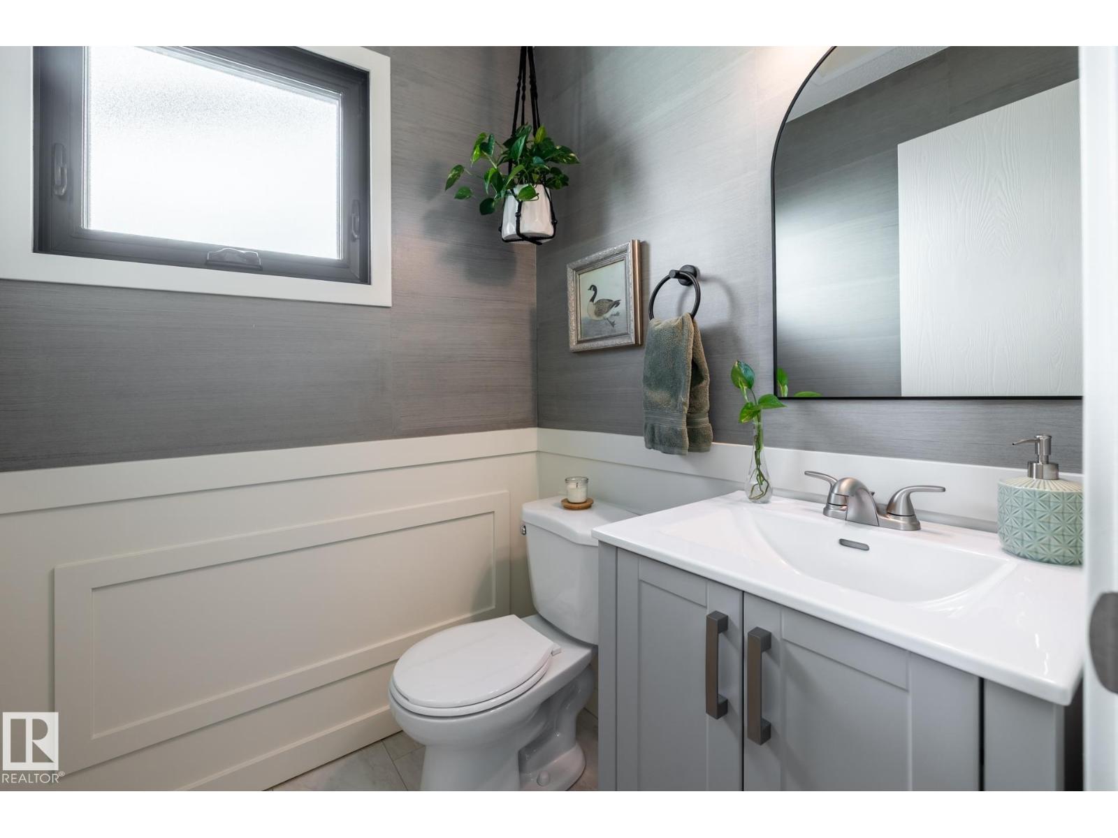 3615 43 AV NW - 15