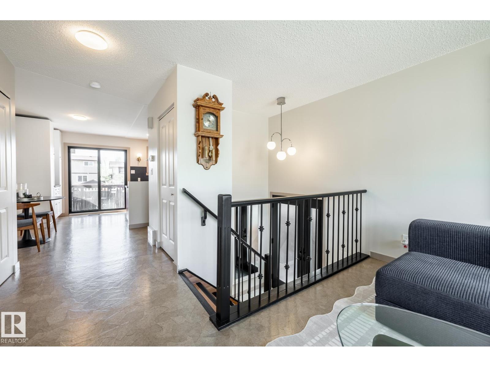 3615 43 AV NW - 17