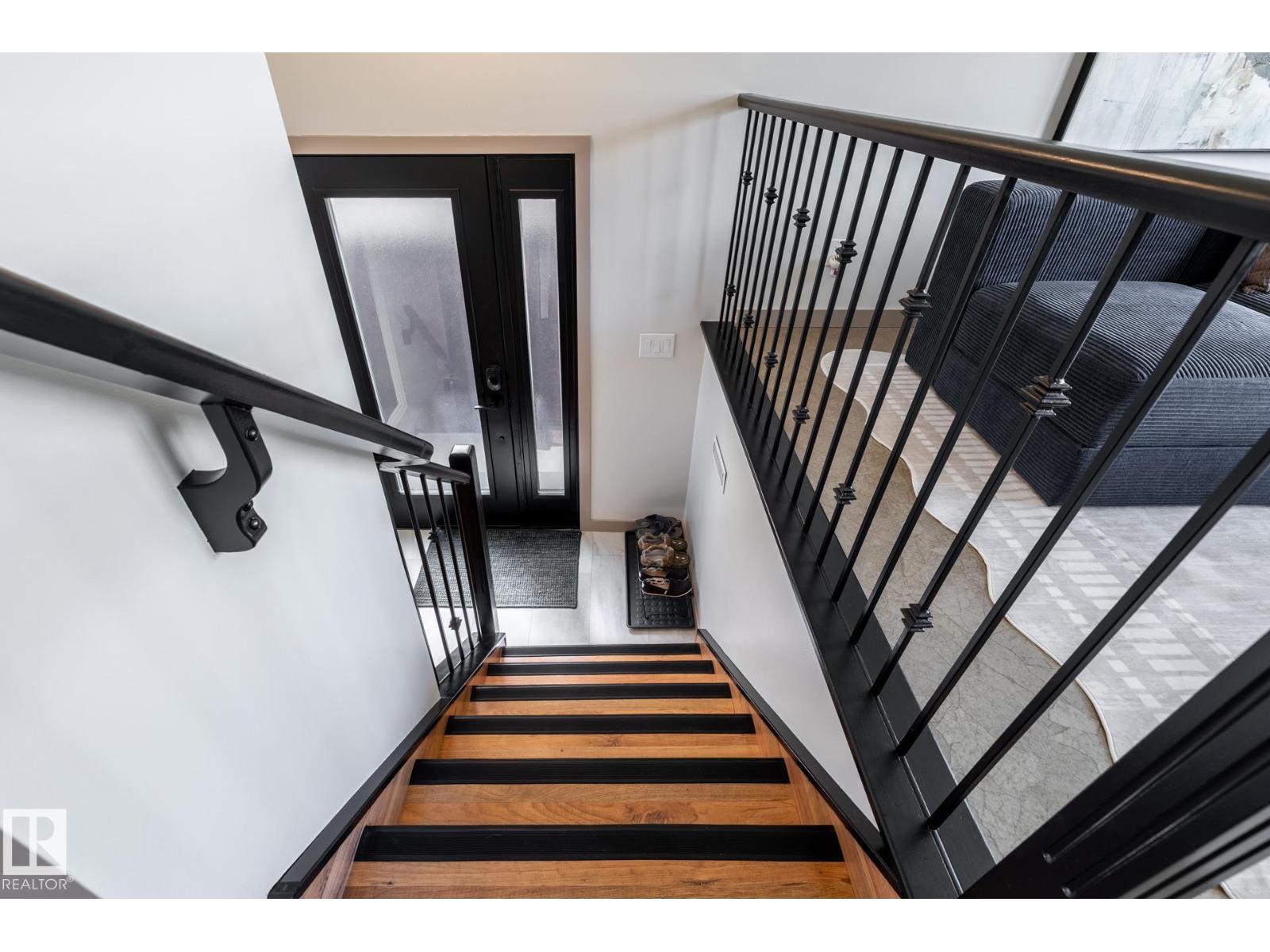 3615 43 AV NW - 25