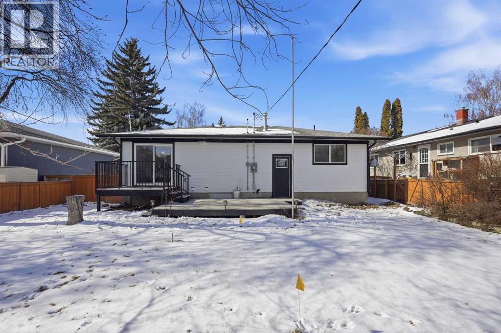 8616 7 Street SW - 42