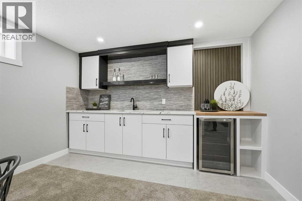 8616 7 Street SW - 37