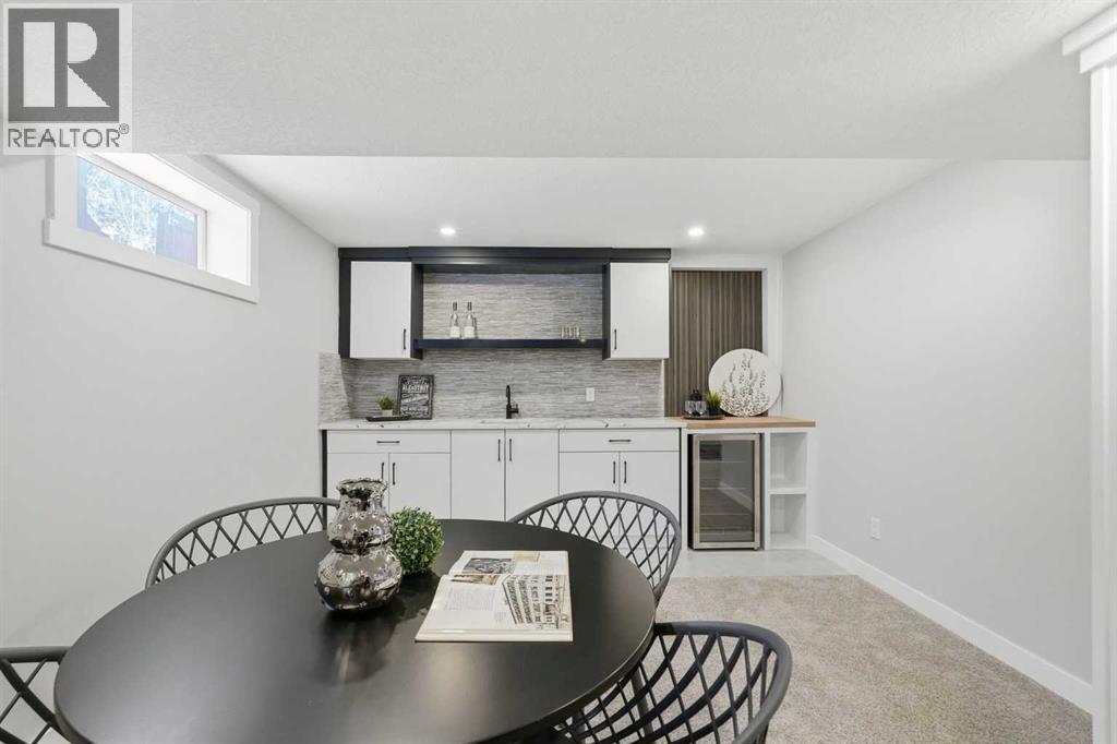 8616 7 Street SW - 35