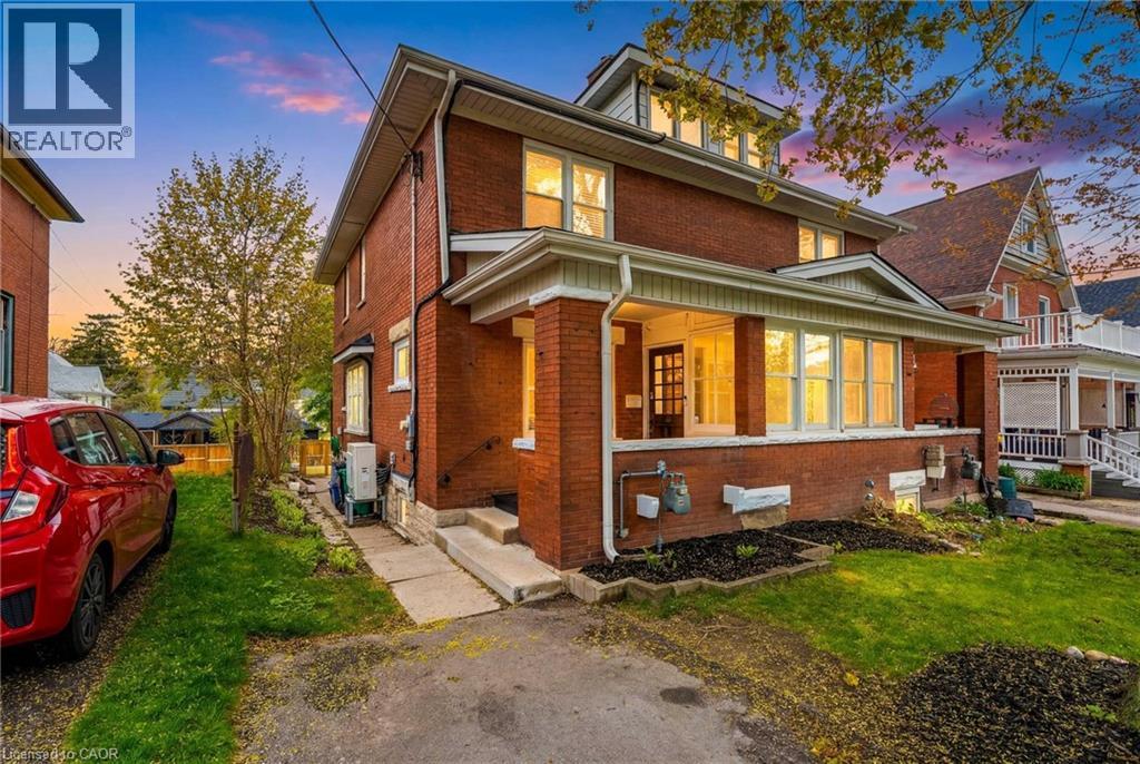 36 LOUISA Street - 1