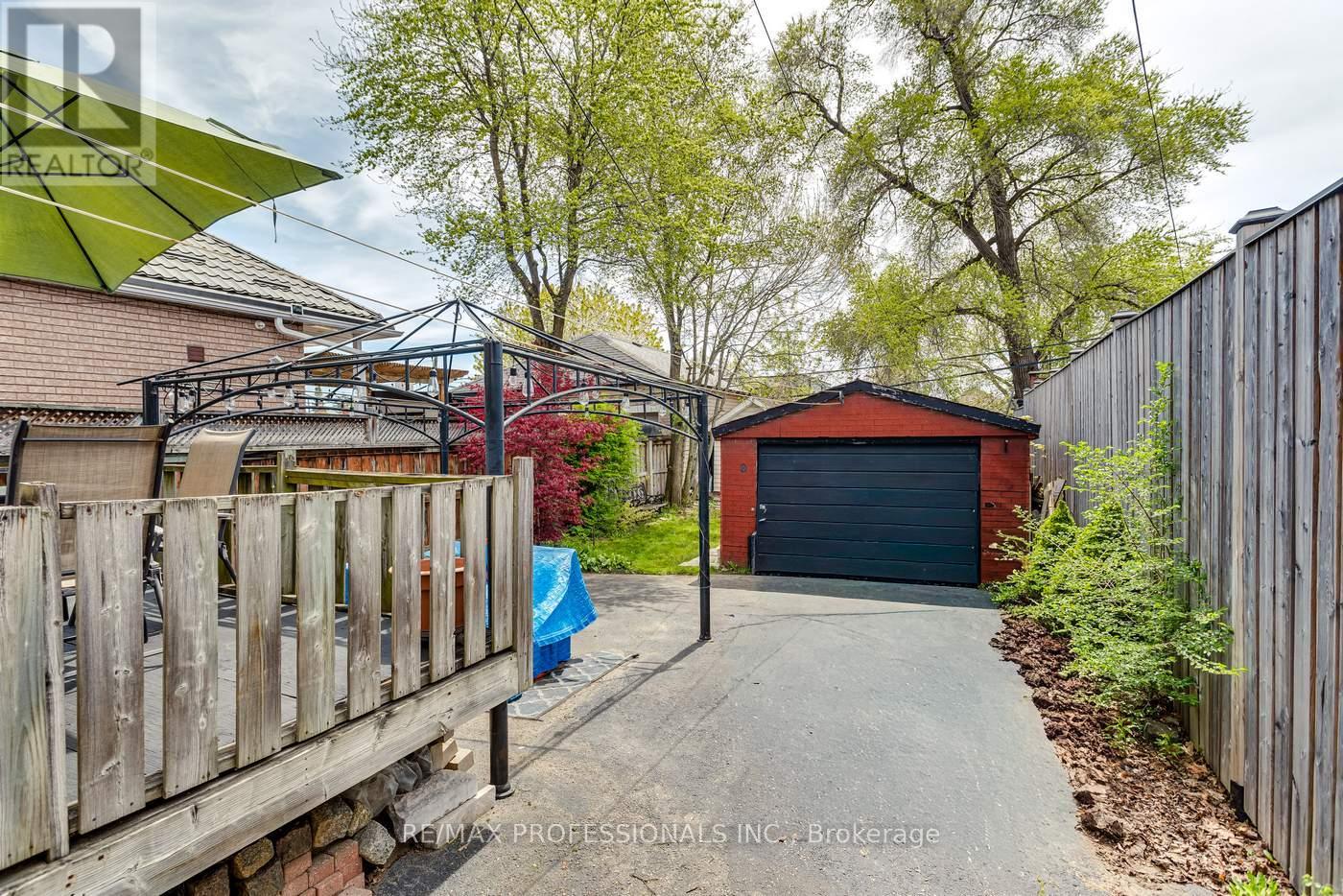 155 AILEEN AVENUE - 30