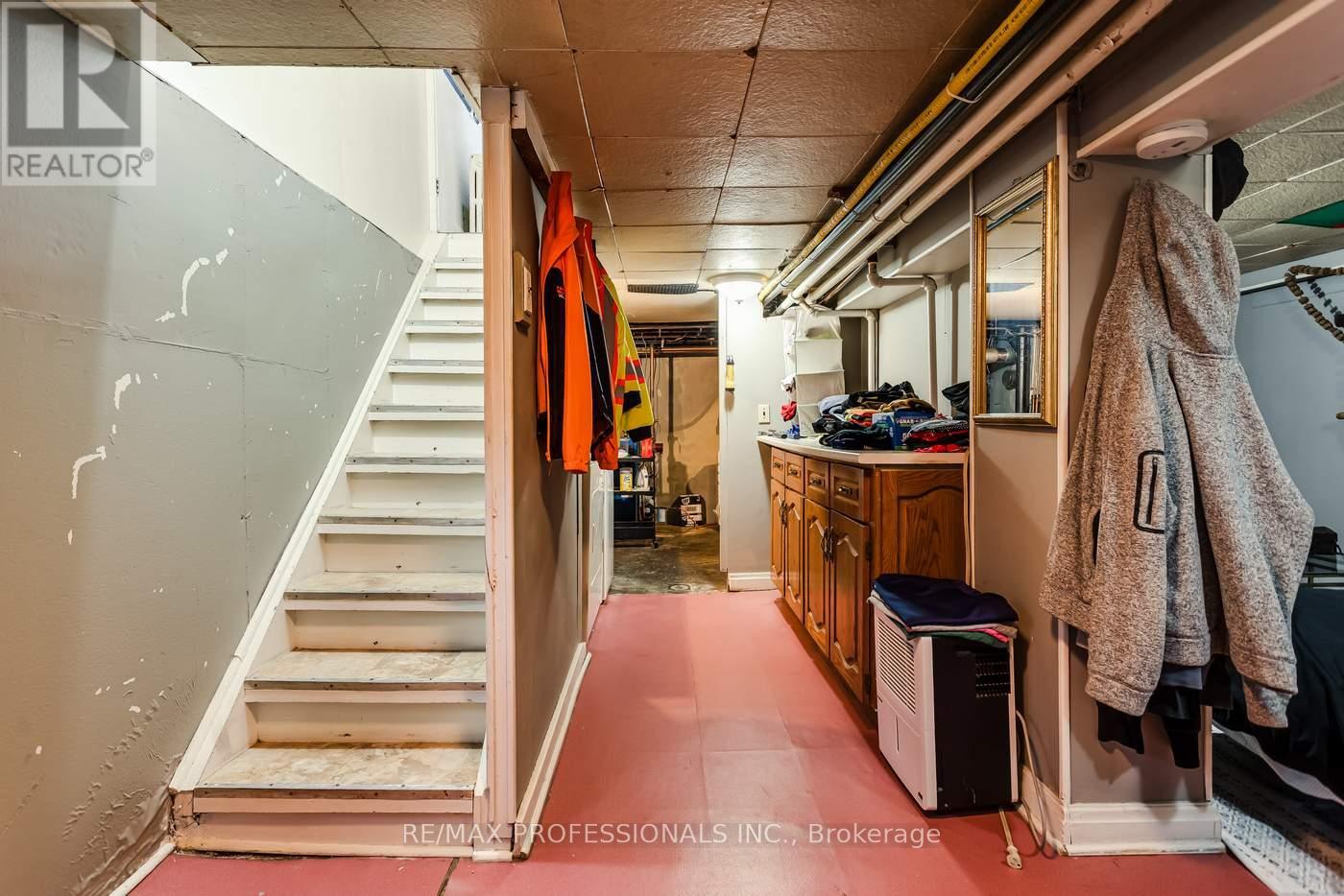155 AILEEN AVENUE - 24