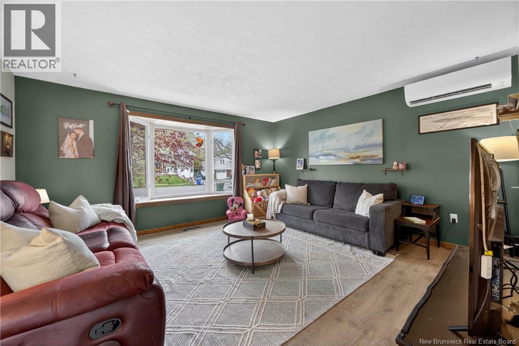 66 Pineridge Avenue - Image 2