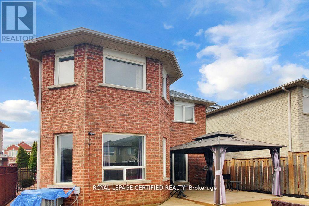 57 HUMBERSHED CRESCENT - 29