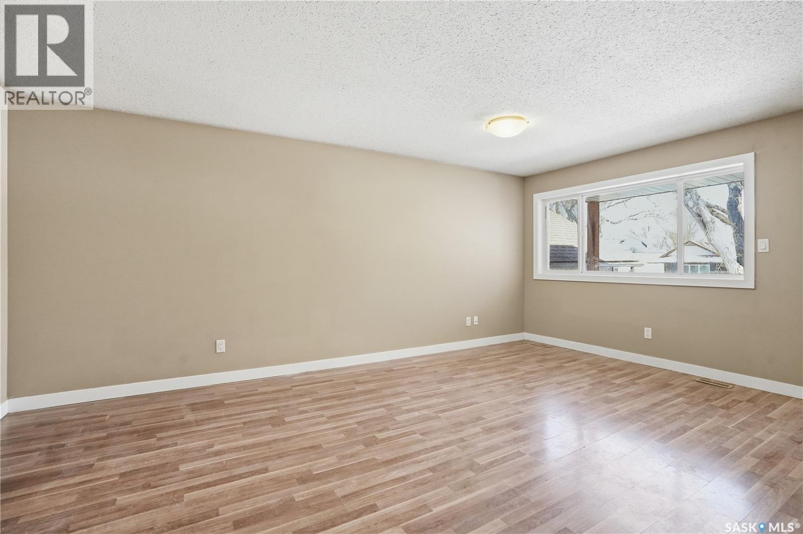 1152 Cameron STREET - 4