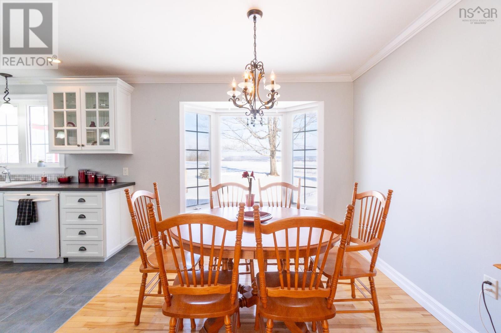 408 Belcher Street - 10