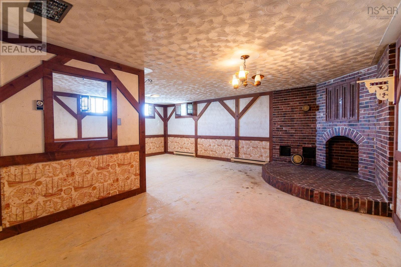 408 Belcher Street - 36